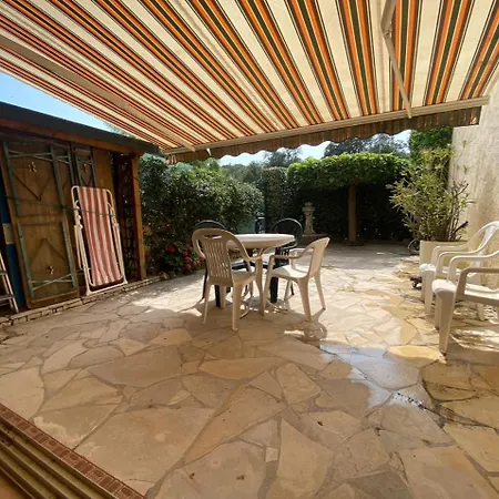 T2 Au Bord De Avec Parking, Terrasse Et Piscine Apartment Sainte-Maxime